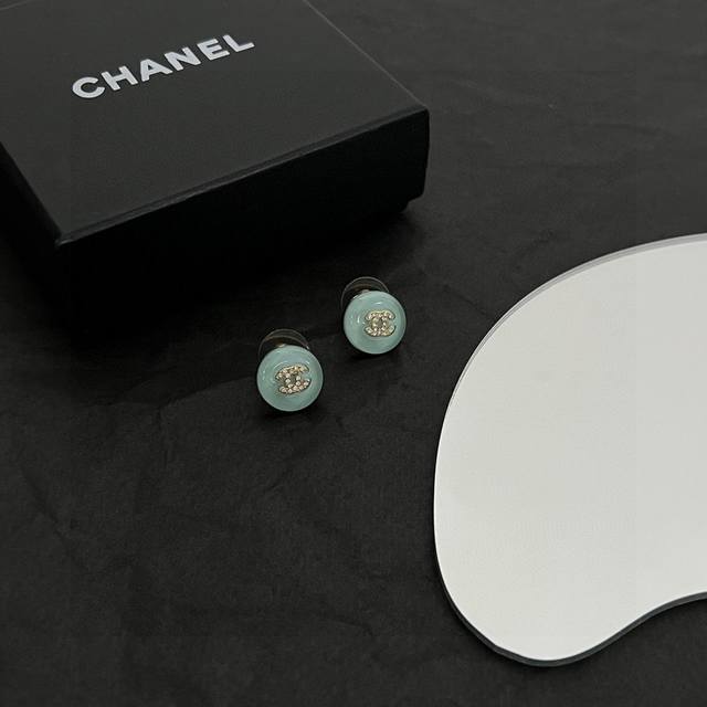 Chanel香奈儿 中古 耳钉小香家的款式真心无需多介绍每一款都超好看 精致大方 非常显气质